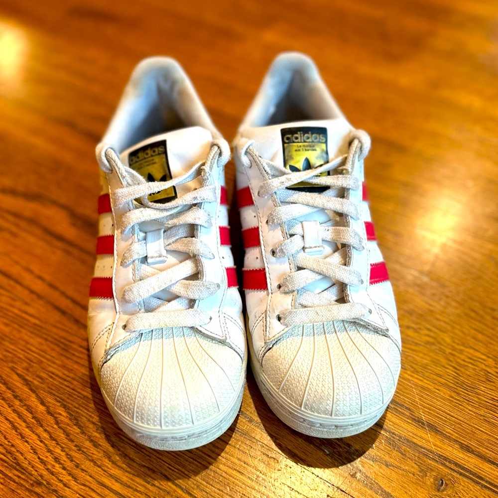 Addidas Superstar sneakers, Magenta Pink Stripe, Size 4